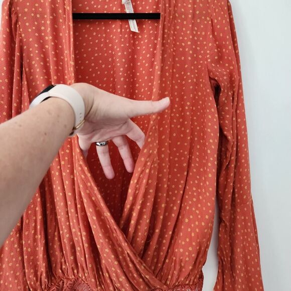 Intimately Free People orange bell sleeve bodysuit blouse lace bottom size M - Picture 4 of 8